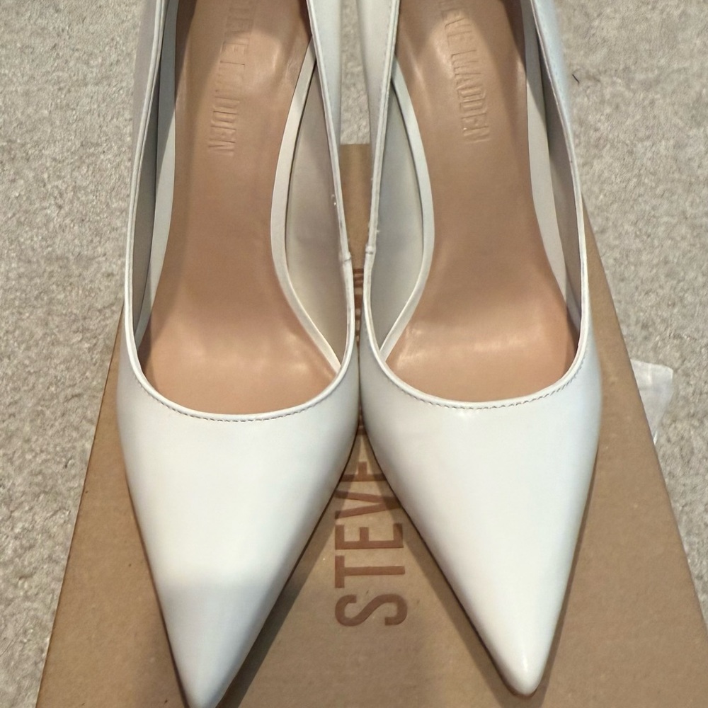 Steve Madden White Pointed Toe Heels